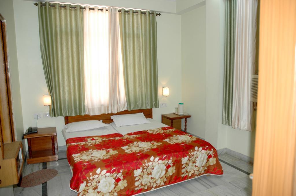 Hotel Madhav Palace Jaipur Buitenkant foto